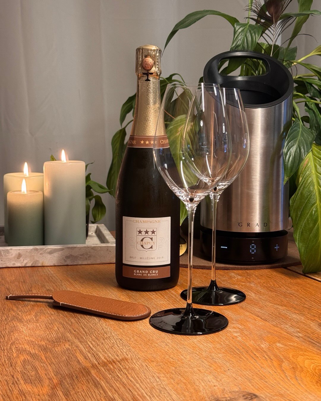 Die gesamte Auflage dieses Millésime 2019 von @champagne_chapuy liegt bei 4.396 Flaschen. Nicht jeder Jahrgang schafft es bei Chapuy überhaupt zur Vintage-Abfüllung, und dass ic… (3)