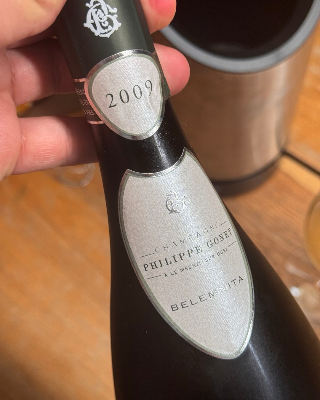 Der Belemnita 2009 von @champagnephilippegonet stammt aus einem der bemerkenswertesten Champagner-Jahrgänge des letzten Jahrzehnts, und die Familie Gonet ist seit sieben Generat… (9)