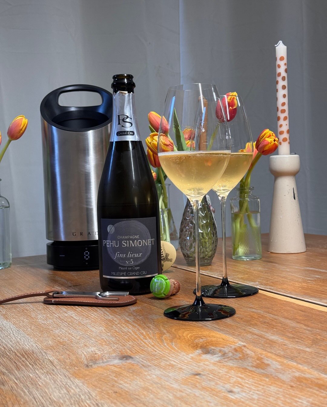 Diese Spannung die diese Flasche mit sich bring, macht den Fins Lieux No 5 von champagne_pehusimonet so reizvoll. Eine reine Chardonnay-Interpretation aus einer der Spitzenlagen…